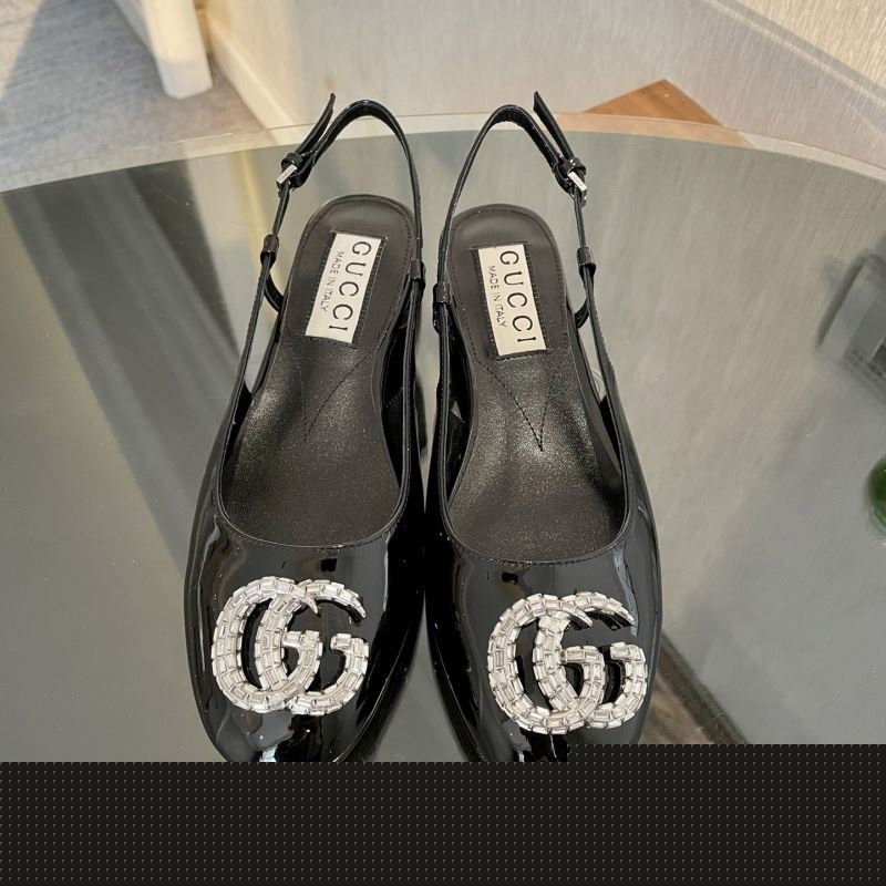 G*u*i sandals
